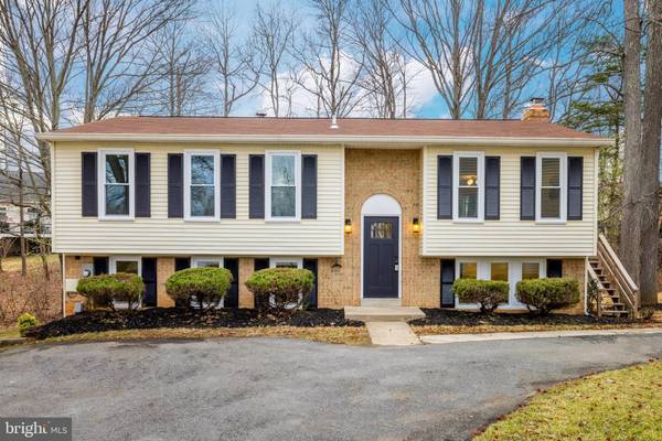 10452 CALUMET GROVE DR, Fairfax, VA 22032