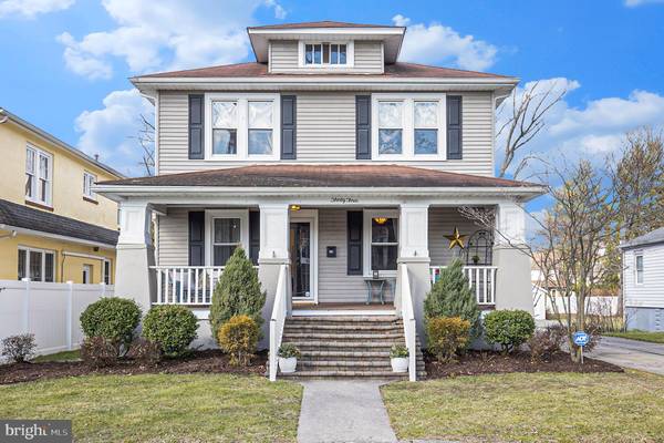 33 E VASSAR RD, Audubon, NJ 08106