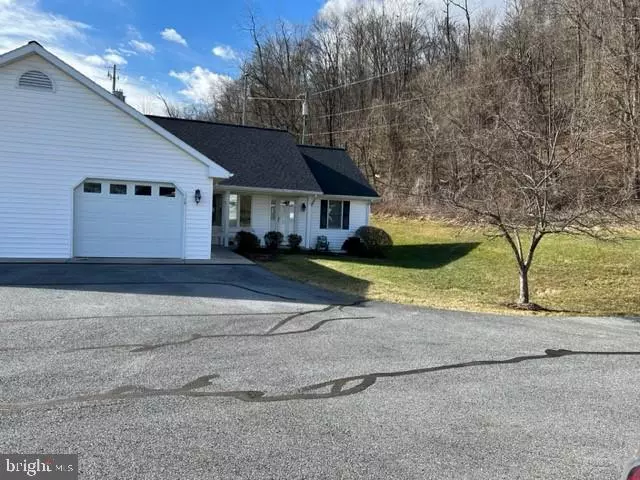 Berkeley Springs, WV 25411,15 GARDEN TER