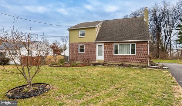 2429 LARKIN RD, Boothwyn, PA 19061