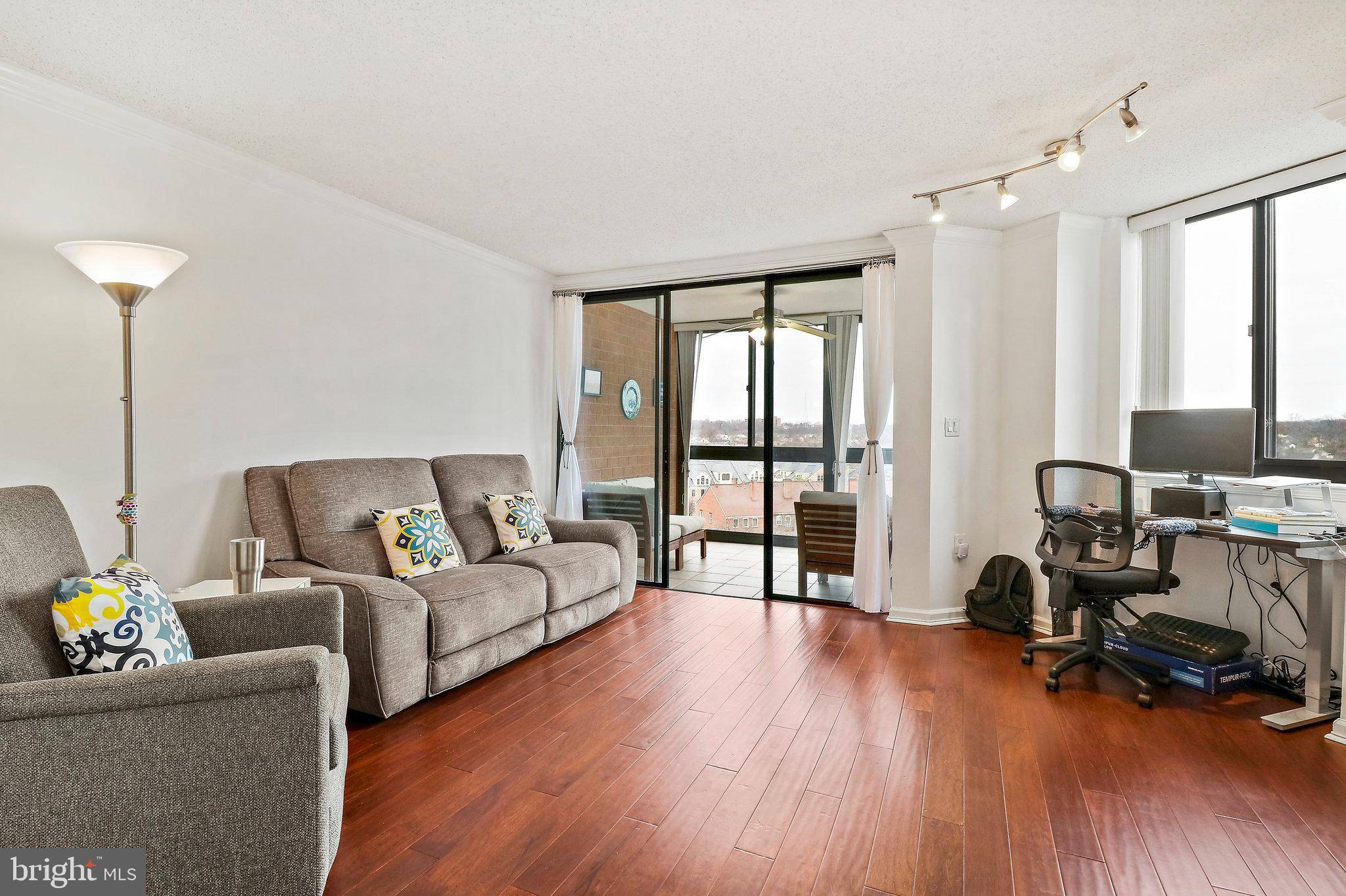 Arlington, VA 22201,1001 N RANDOLPH ST N #809