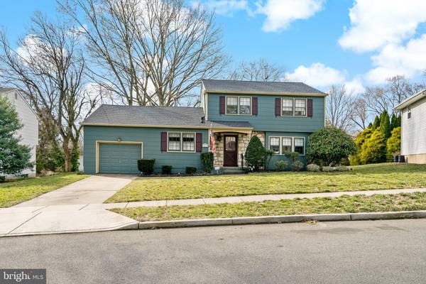 106 FOREST RD, Cherry Hill, NJ 08034