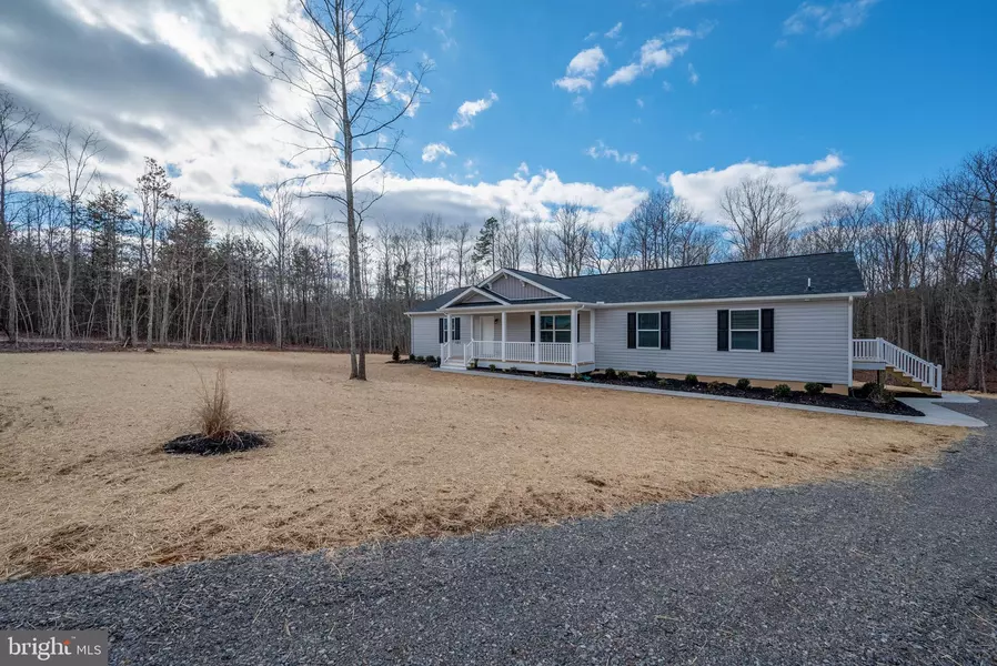 235 HOTCHKISS DR, Mineral, VA 23117