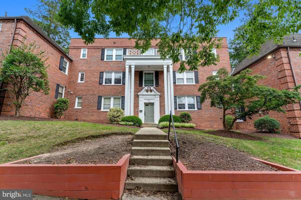 2126 SUITLAND TER SE #201, Washington, DC 20020