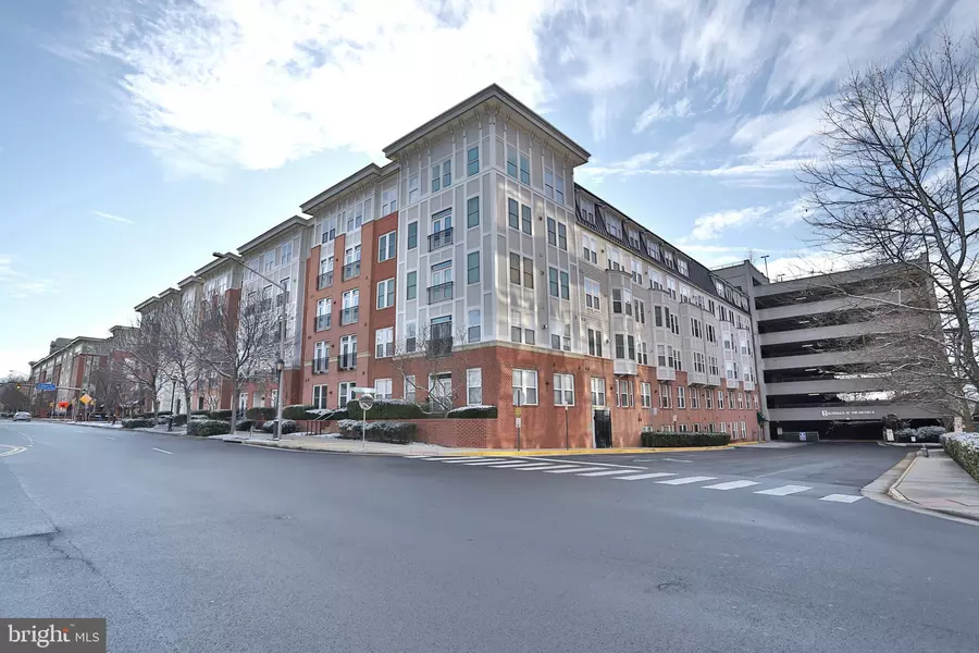 2665 PROSPERITY AVE #245, Fairfax, VA 22031