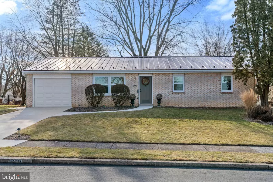 1119 FLORIBUNDA LN, Mechanicsburg, PA 17055