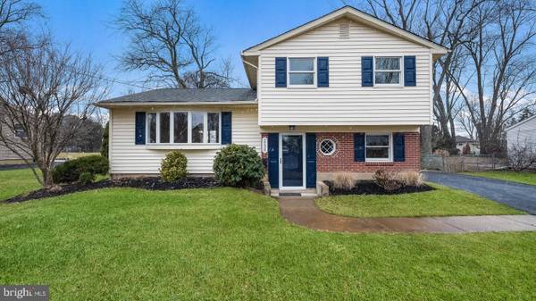 1238 IRMA RD, Warminster, PA 18974