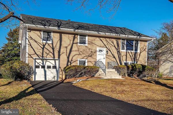 216 SUNSET AVE, Hightstown, NJ 08520