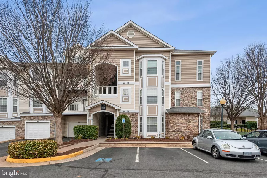 510 SUNSET VIEW TER SE #305, Leesburg, VA 20175