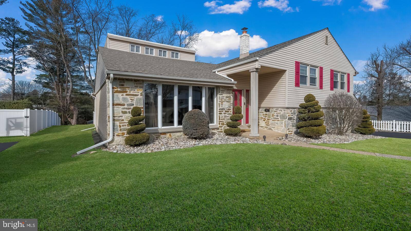 Oreland, PA 19075,1913 SHADY LN