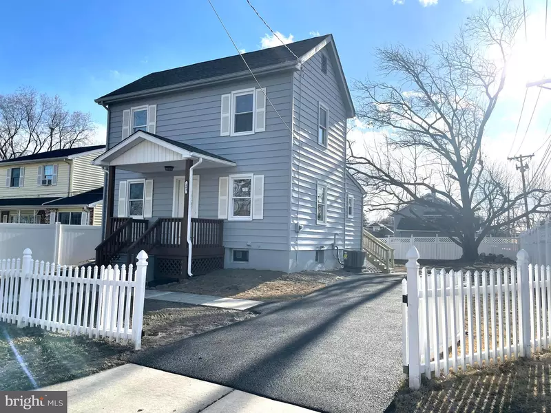 202 S BOULEVARD AVE, Maple Shade, NJ 08052