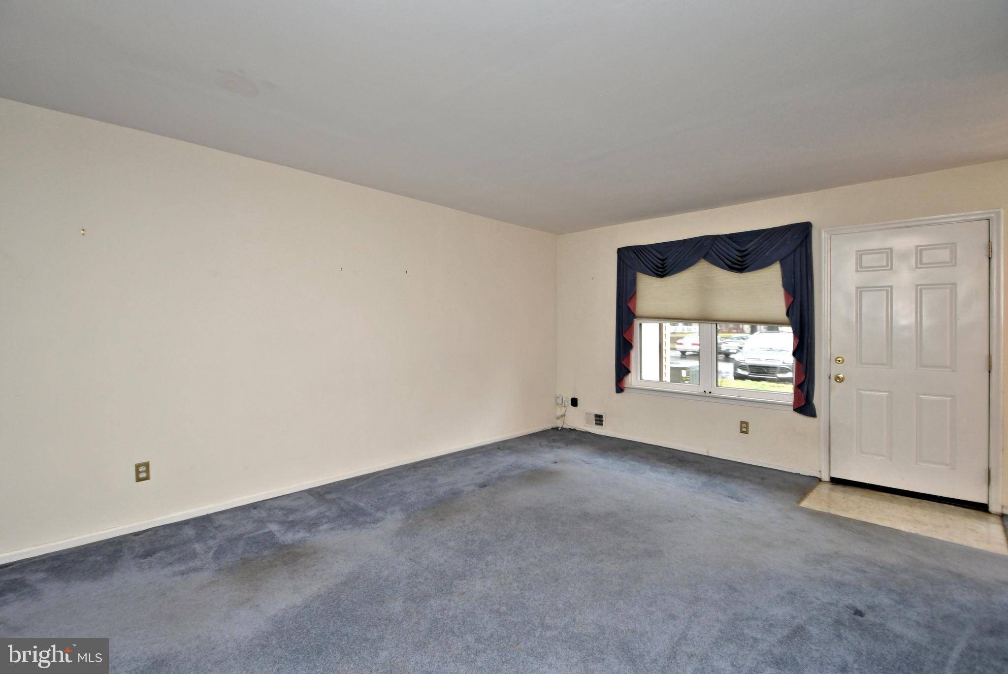 Newtown, PA 18940,5 HEATHER CT