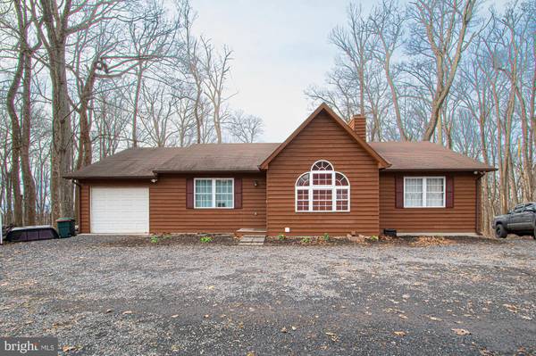 141 HICKORY NUT RD, Linden, VA 22642