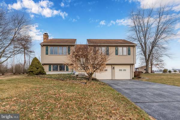 8130 RABBIT LN, Harrisburg, PA 17112