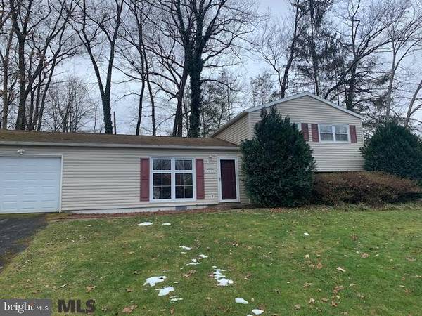 2030 N OAK LN, State College, PA 16803