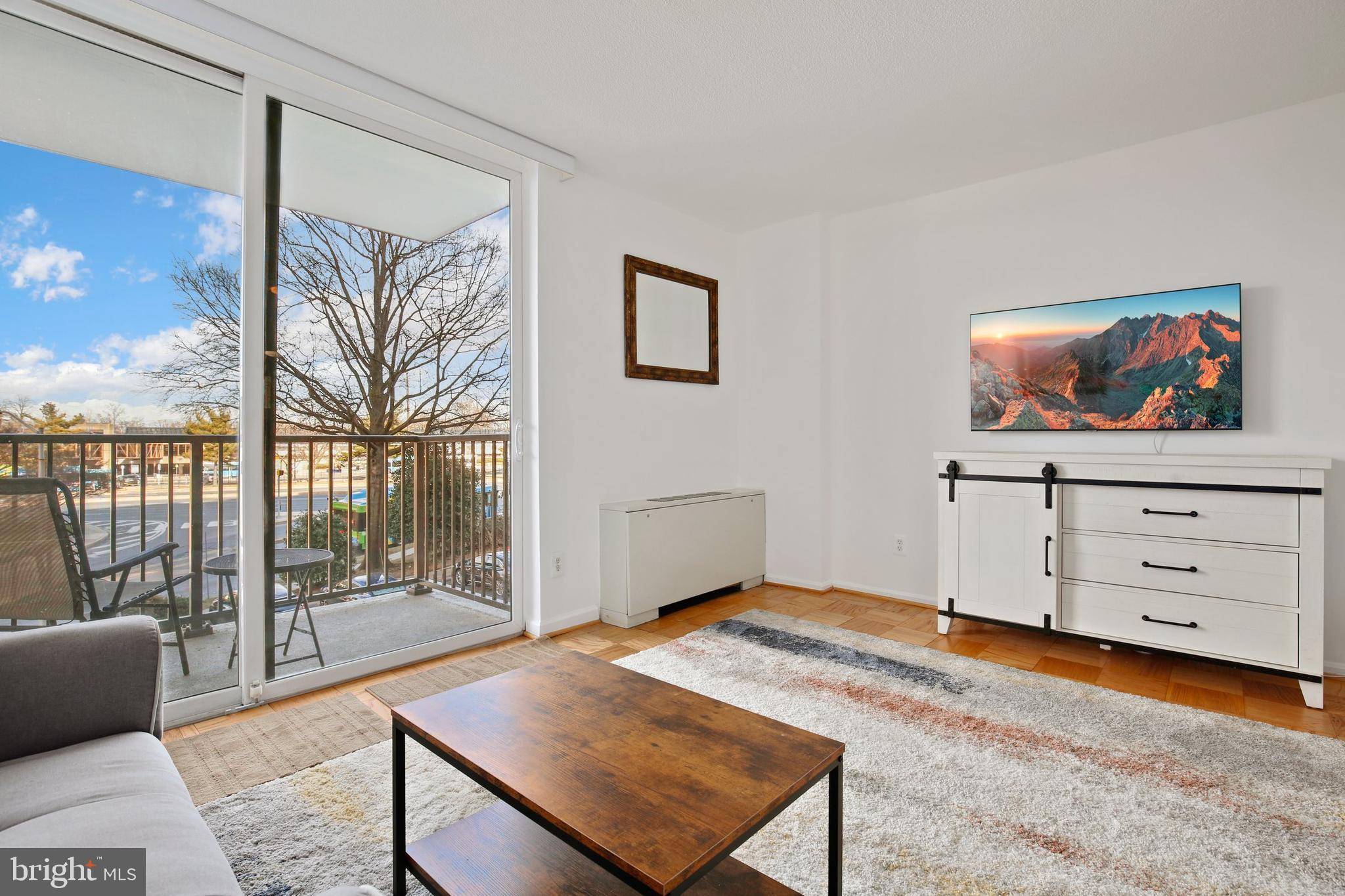 Rockville, MD 20850,4 MONROE ST #311