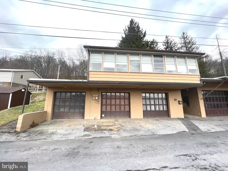 816 LINCOLN AVE, Lewistown, PA 17044