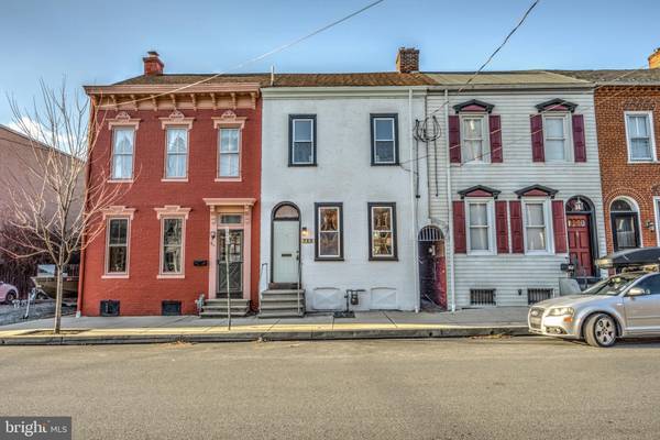 713 WALNUT ST, Columbia, PA 17512