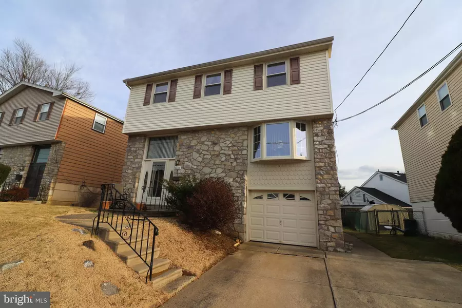 10111 GALAHAD RD, Philadelphia, PA 19116