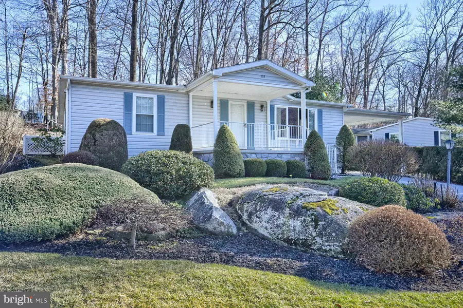 225 MAPLE AVE, Manheim, PA 17545