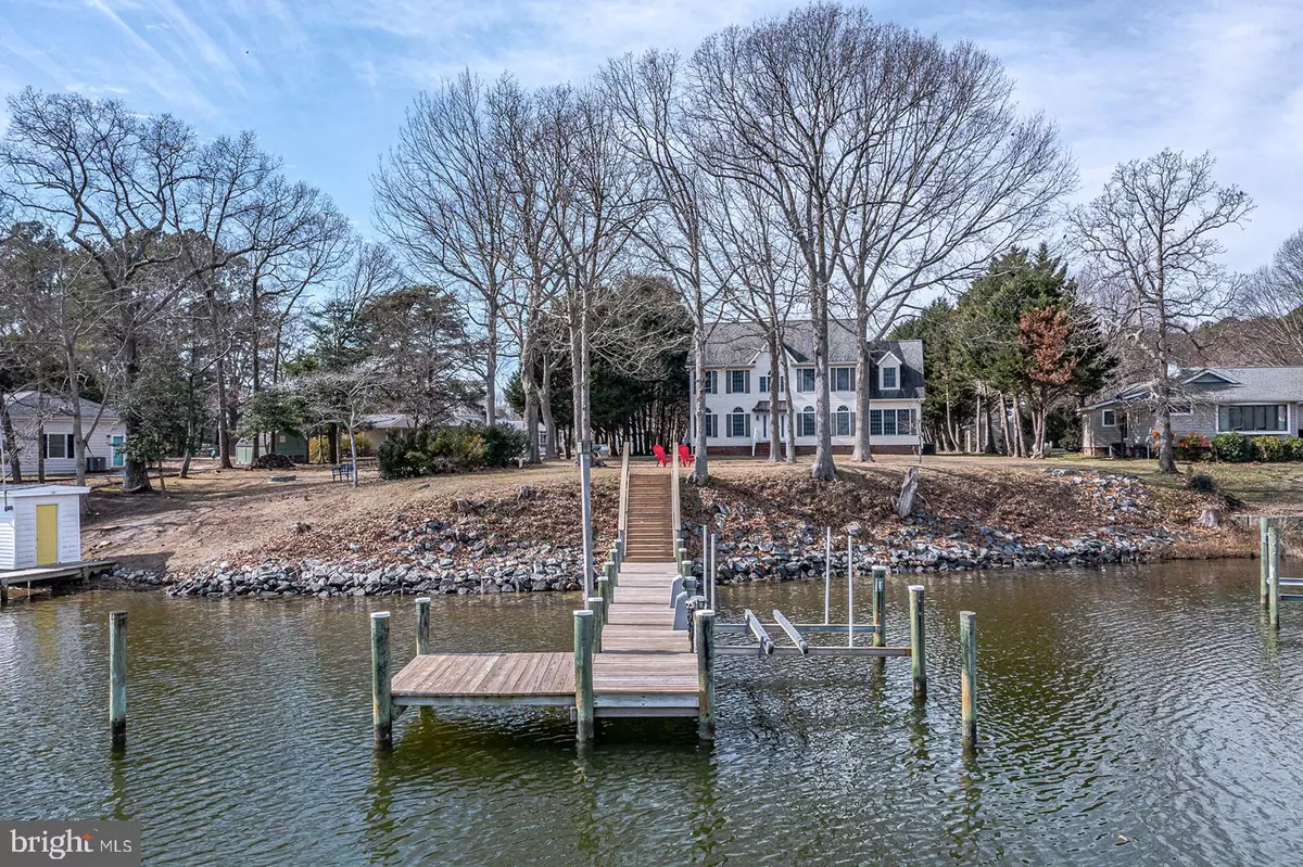 Reedville, VA 22539,562 OYSTER POINT DRIVE