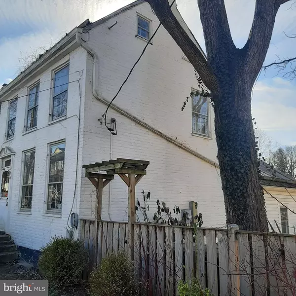 310 W GERMAN ST, Shepherdstown, WV 25443