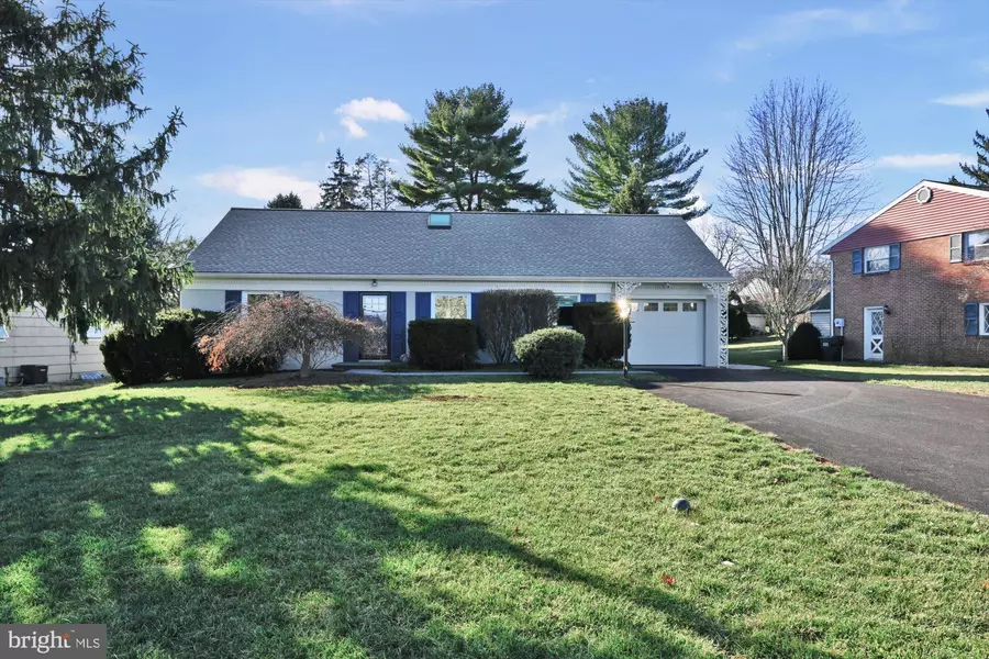 1535 SANTA BARBARA DR, Lancaster, PA 17601