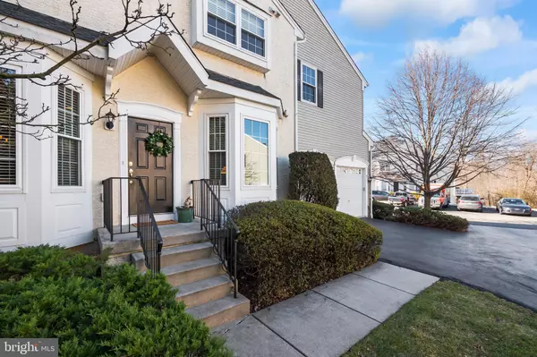 Newtown Square, PA 19073,70 LONGVIEW LN