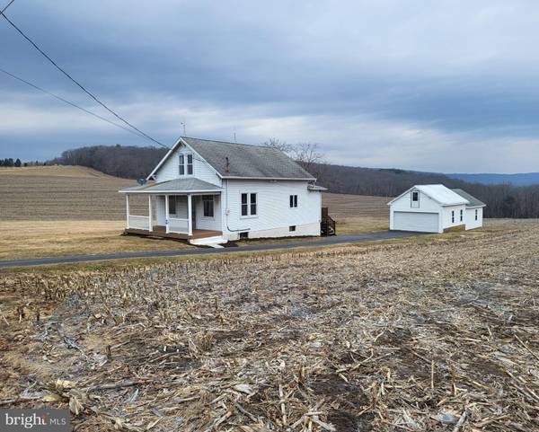 82 CEMETERY HL, Ringtown, PA 17967