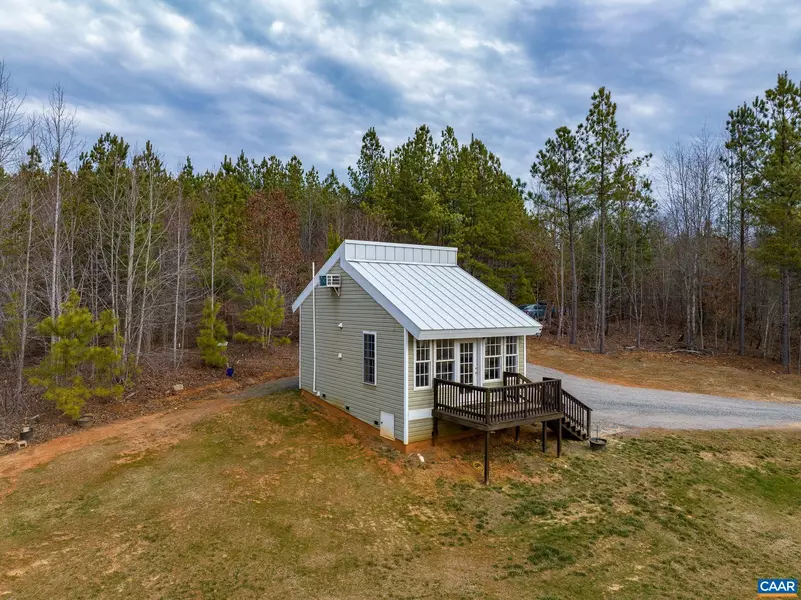 2877 BRIDGEPORT RD, Scottsville, VA 24590