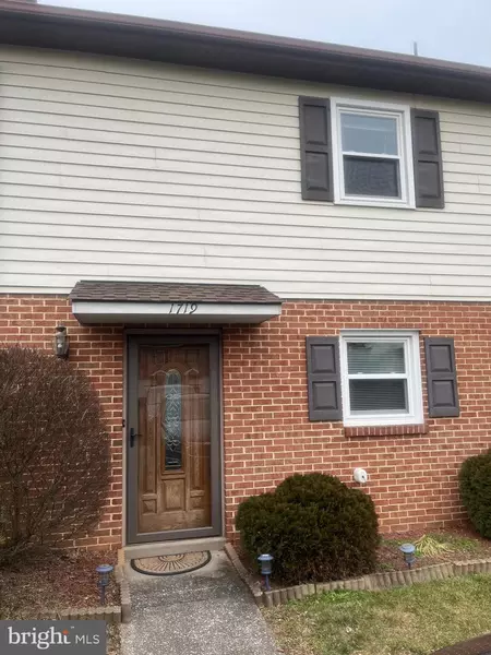 1719 ENGLISH DR, Mechanicsburg, PA 17055