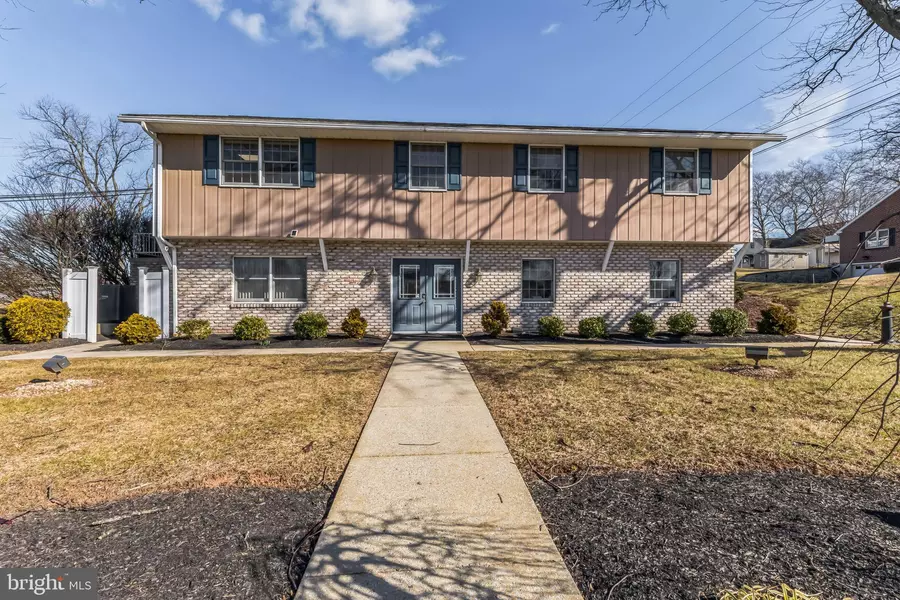 25 SWINEHART RD, Boyertown, PA 19512