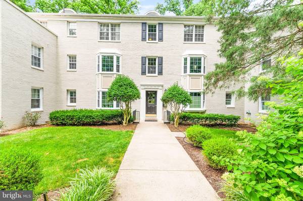 700 S ARLINGTON MILL DR #304, Arlington, VA 22204