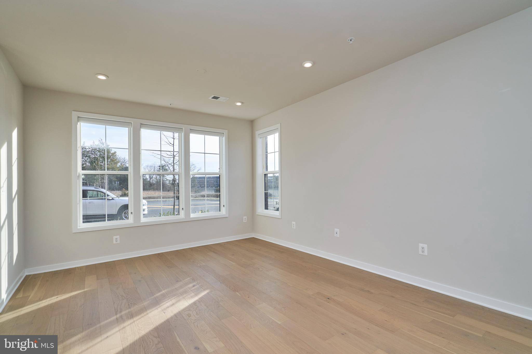 Ashburn, VA 20148,43522 CENTERGATE DR