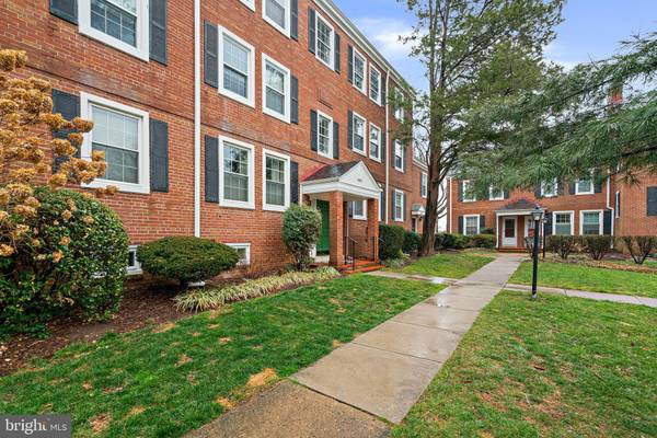 Arlington, VA 22206,2883 S ABINGDON ST S #B2