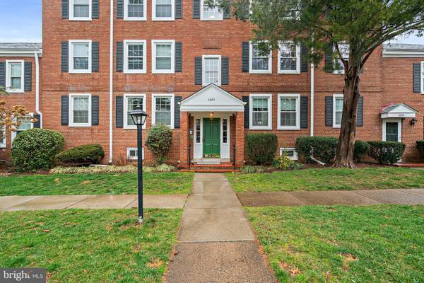 Arlington, VA 22206,2883 S ABINGDON ST S #B2