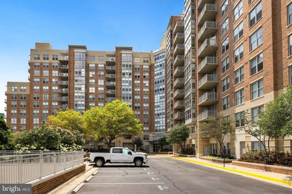 11800 SUNSET HILLS RD #704, Reston, VA 20190