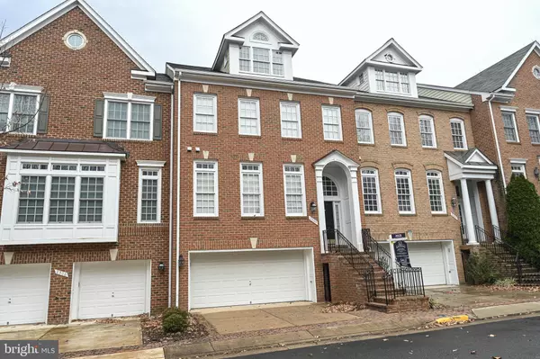 Vienna, VA 22182,2304 SAWTOOTH OAK CT