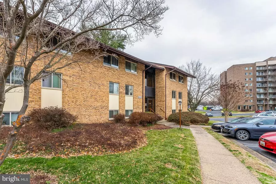 9926 WALKER HOUSE RD #2, Montgomery Village, MD 20886