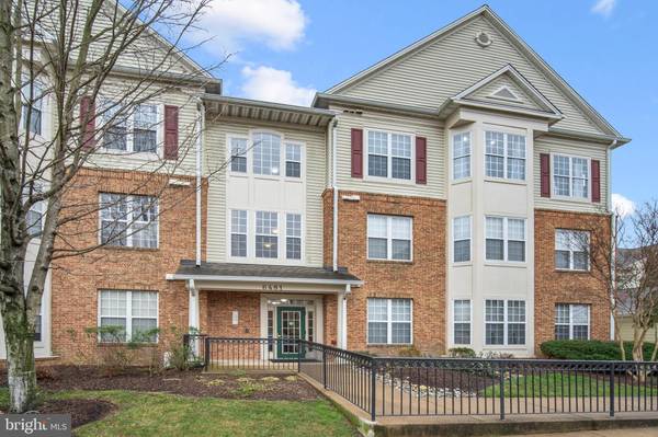 6481 CHEYENNE DR #102, Alexandria, VA 22312