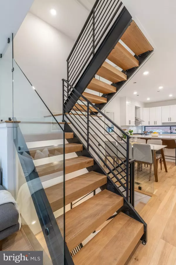 Philadelphia, PA 19130,2823 CAMBRIDGE ST