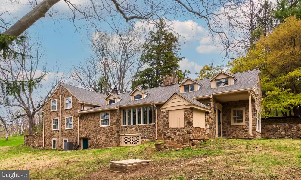 1935 PARKERHILL LN, Chester Springs, PA 19425