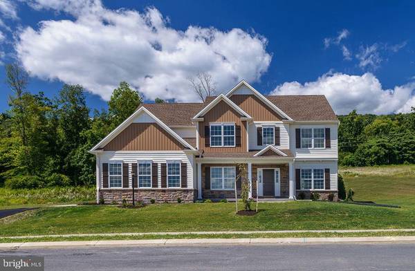 692 ASHWOOD LANE, Mechanicsburg, PA 17055