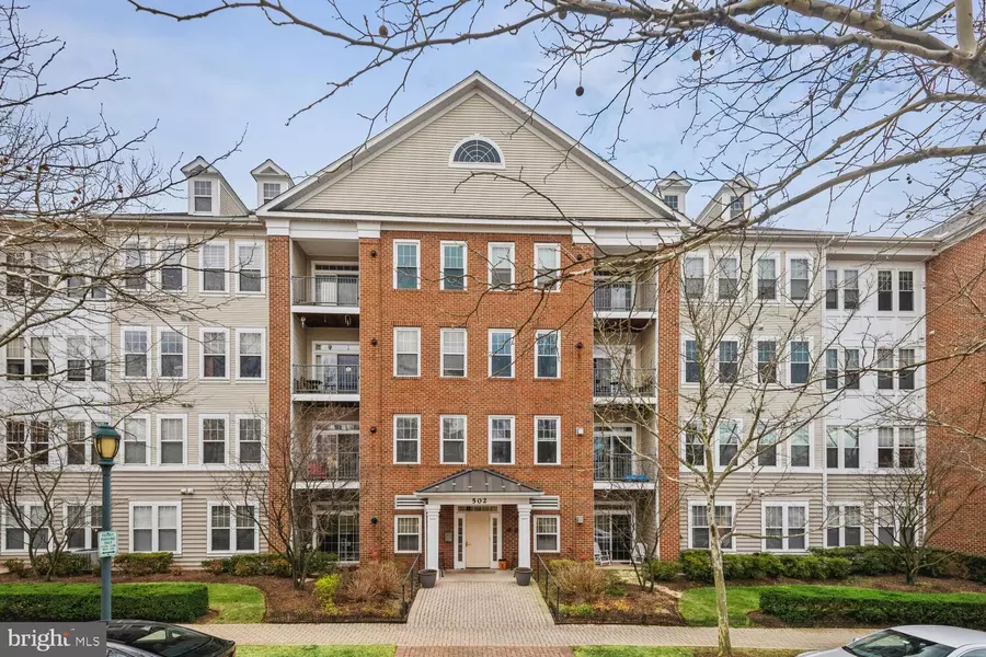 502 KING FARM BLVD #202, Rockville, MD 20850