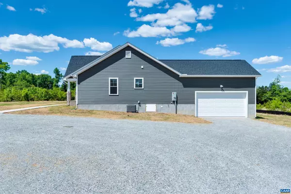 Kents Store, VA 23084,4403 BUTTERNUT GROVE LN
