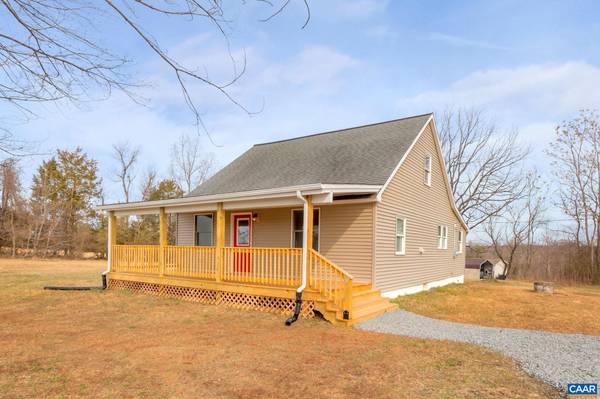 686 CHAPEL RD, New Canton, VA 23123