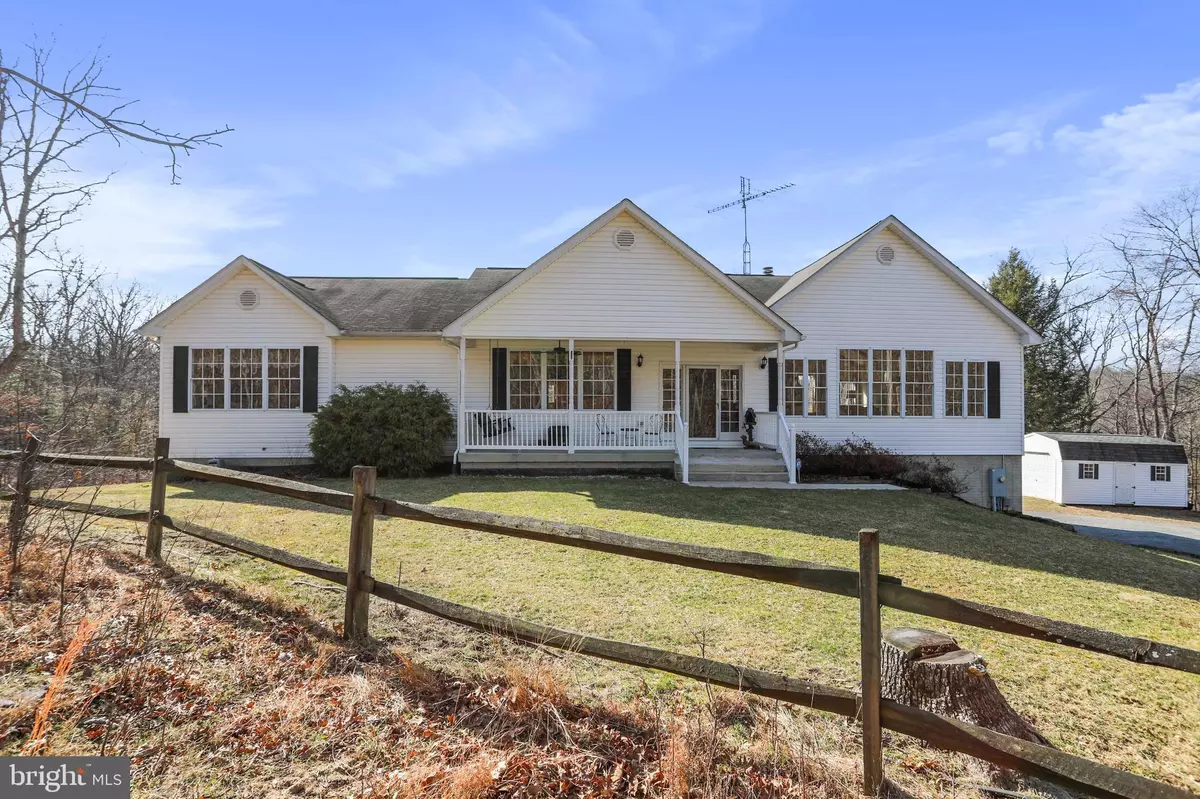 Hedgesville, WV 25427,587 TILHANCE RD