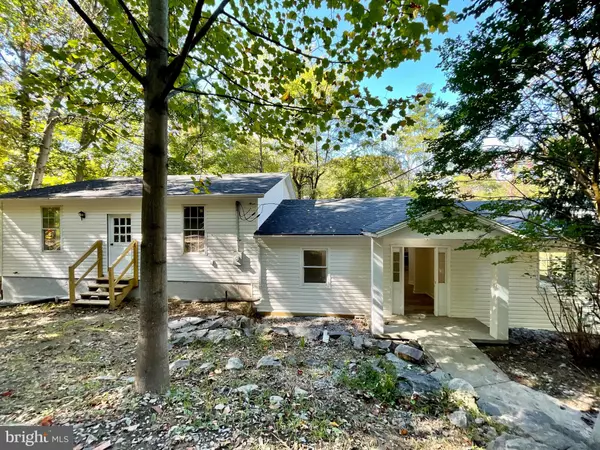 Harpers Ferry, WV 25425,36 WOODPECKER LN