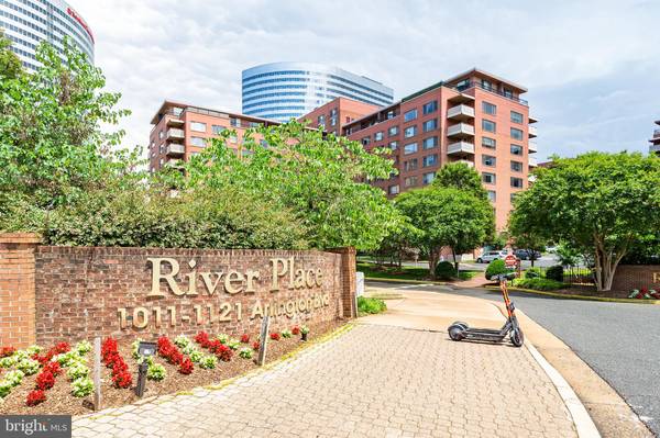 1121 ARLINGTON BLVD #935, Arlington, VA 22209