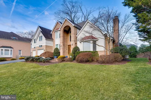 Vienna, VA 22181,9976 HIDDEN OAKS CT